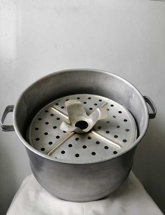 ОТДАМ ДАРОМ мантоварку. Среднюю, (28см), алюминиевую, Советскую, бу