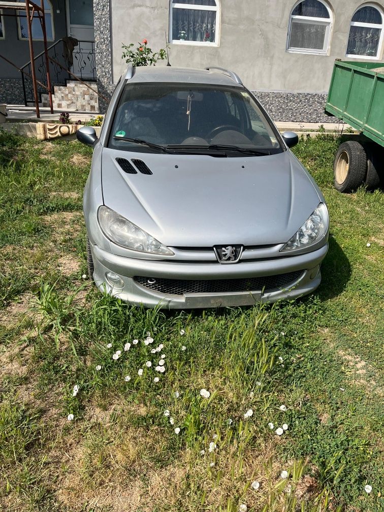 Vând Peugeot  , stare buna