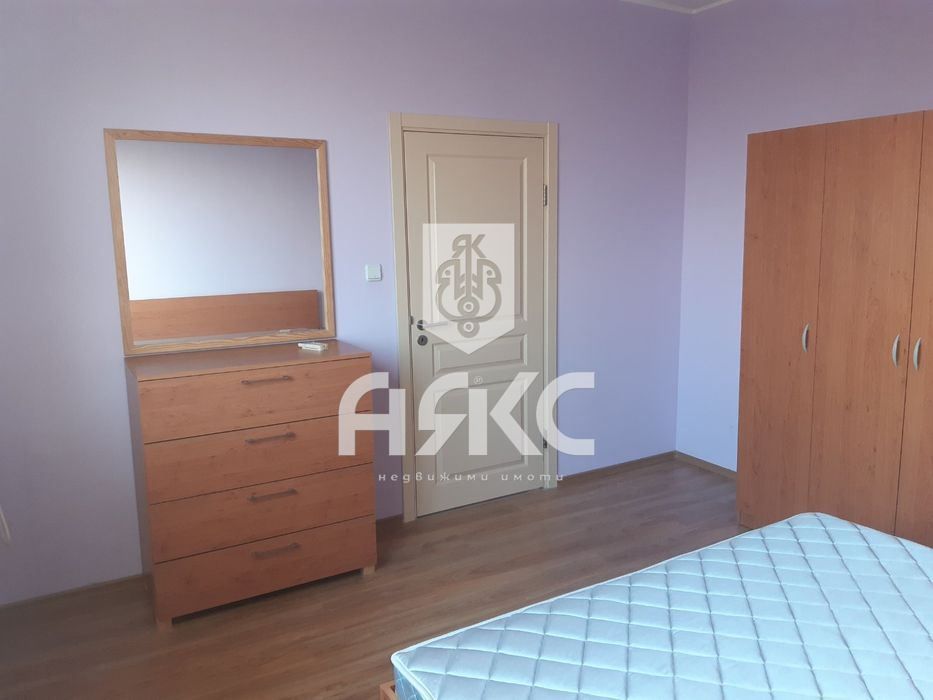 Дава се под наем Тристаен апартамент в София, Център - 100 кв.м за 816 € - Снимка #7