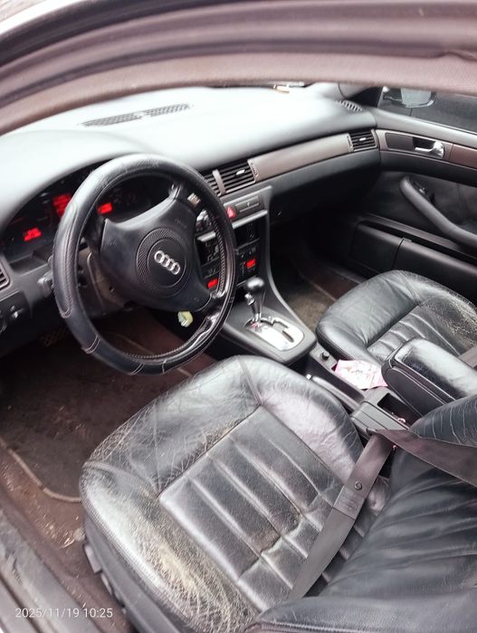 Vând Audi A6 din 1999