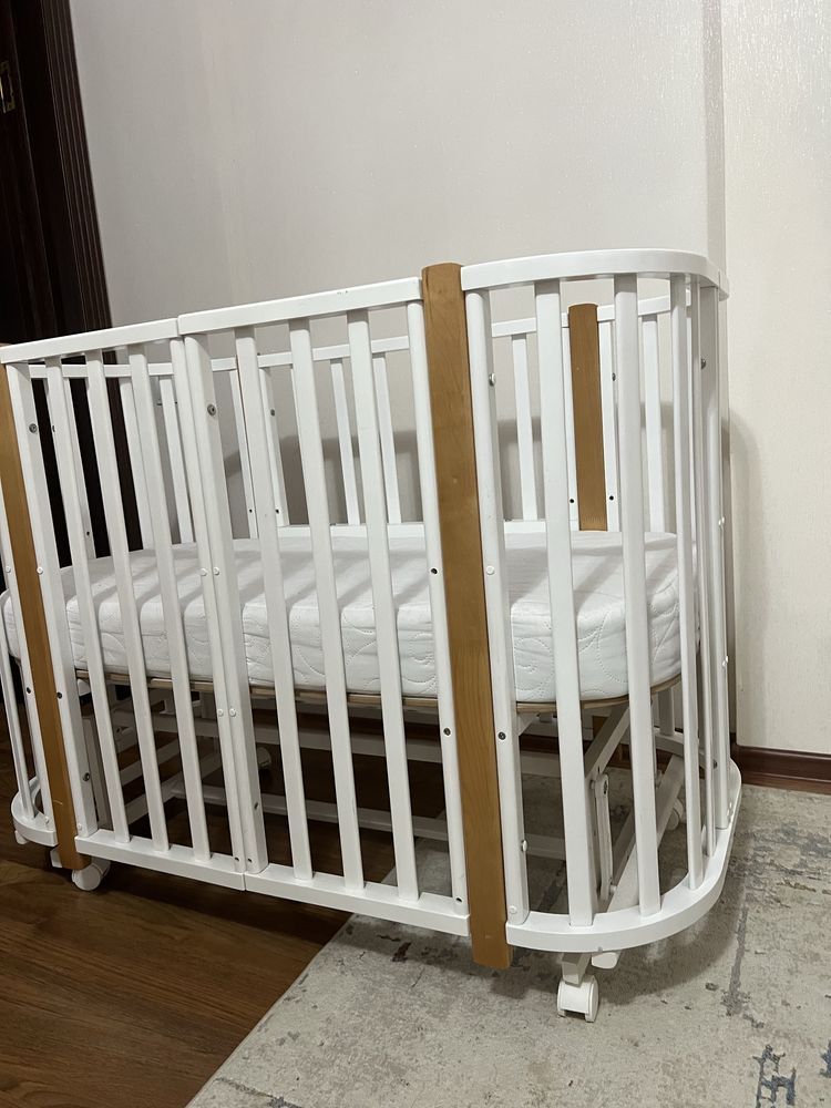 Продам детскую кровать манеж.