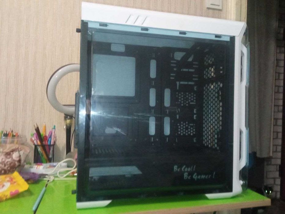 Продаю игровой корпус Midi-Tower