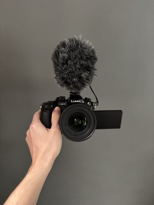 Panasonic Lumix GH5 + Sigma 16mm f/1.4