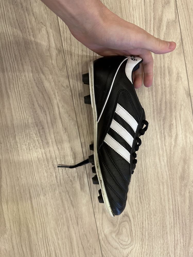 Ghete fotbal Adidas Kaiser