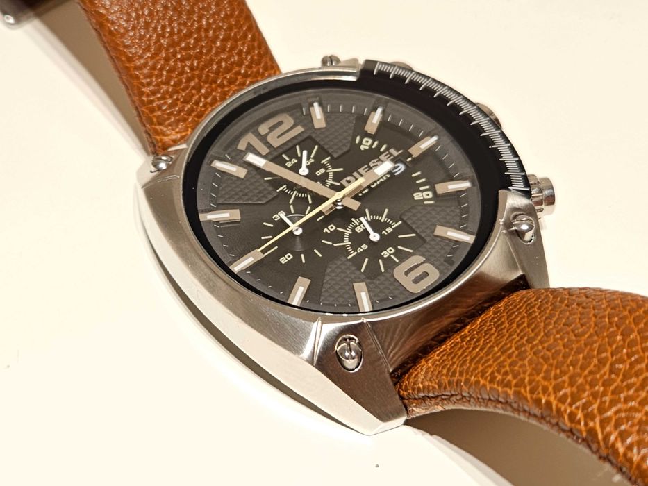 Продаван нов спортно елегантен мъжки кварц хронограф"DIESEL" DZ-4296