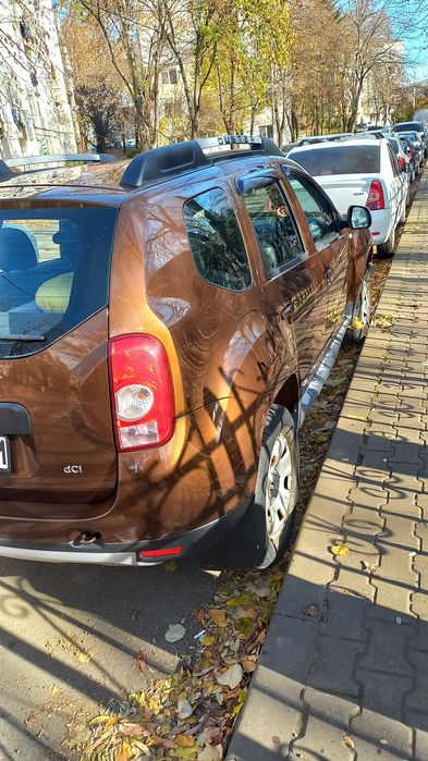 Vând Dacia Duster an 2011