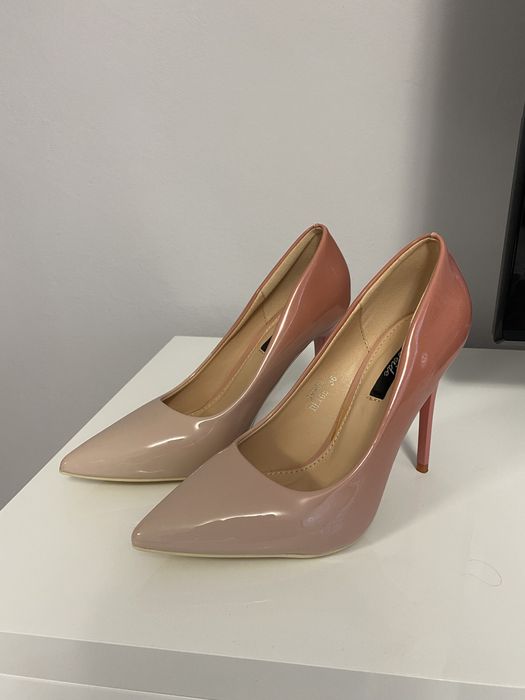 Pantofi eleganti stileto