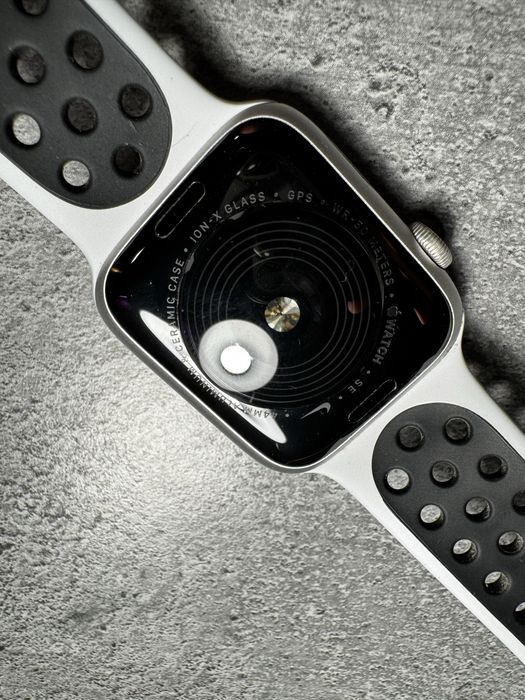 Apple Watch SE 44mm 2020 Silver Nike Edition
