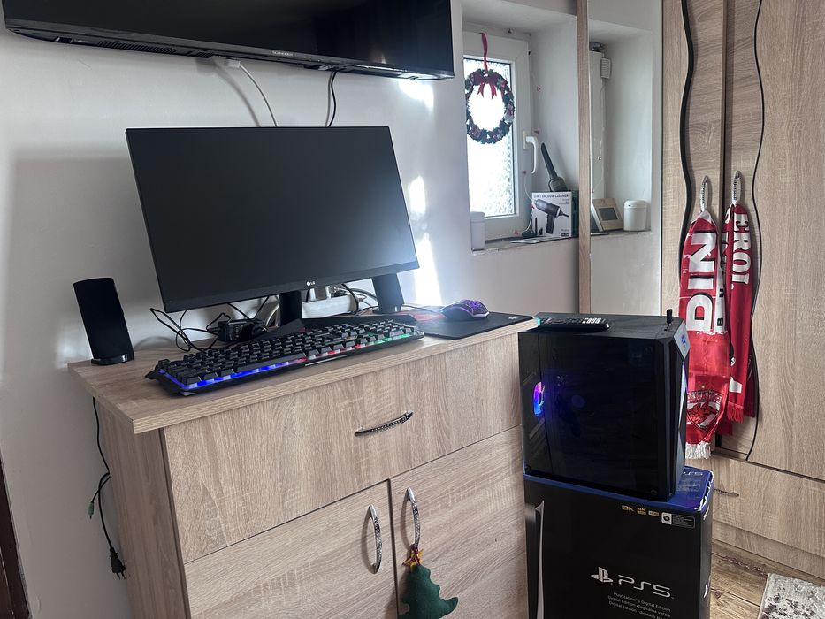 PC, monitor  , tastatura , mouse , etc