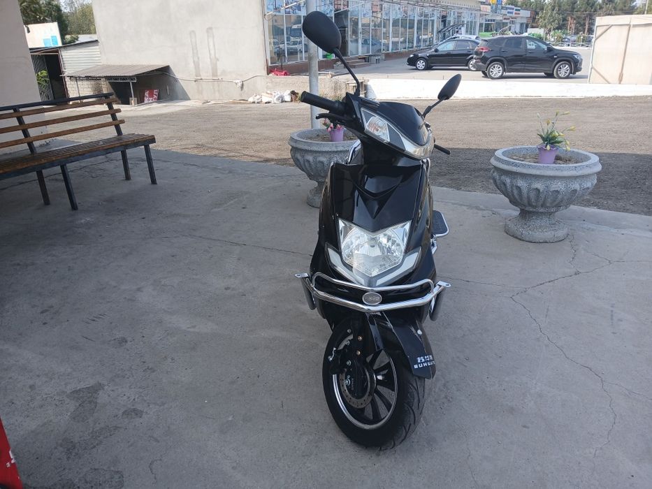 Электроскутер сотилади