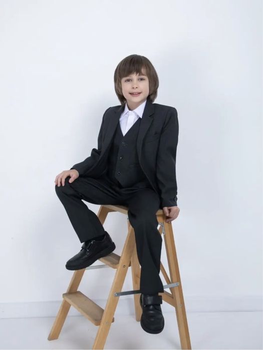 Продам костюм для мальчика