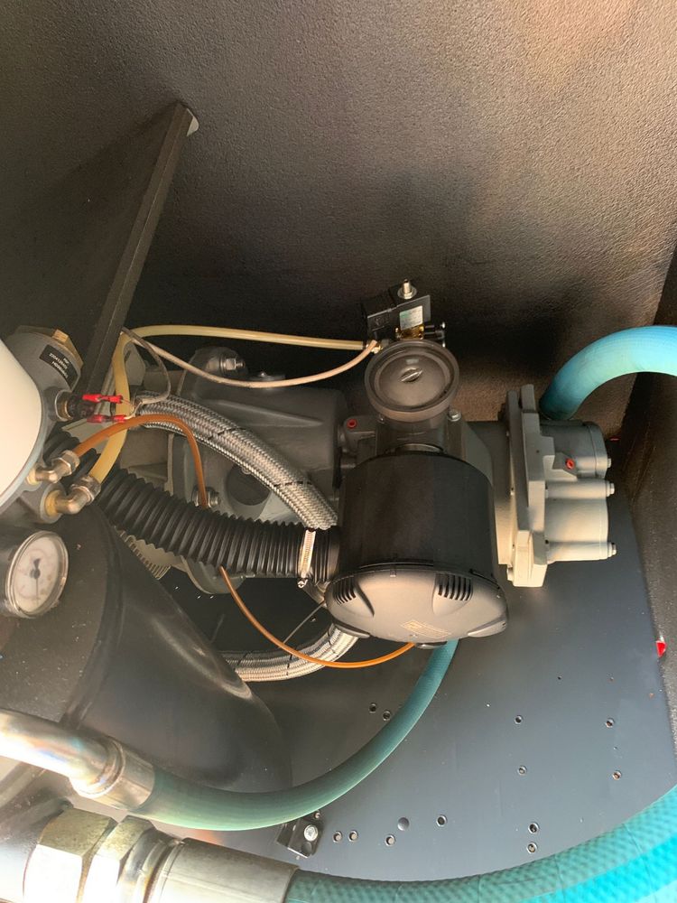 Compresor cu surub 26 kw 13 bar