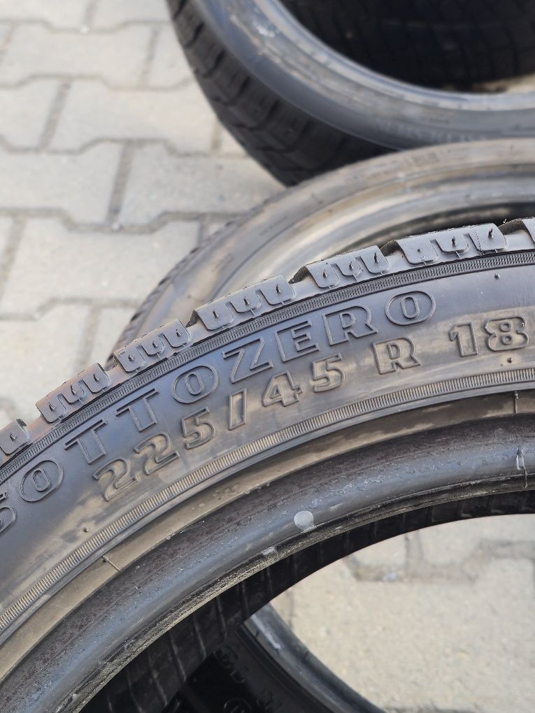 225 45 18 Pirelli