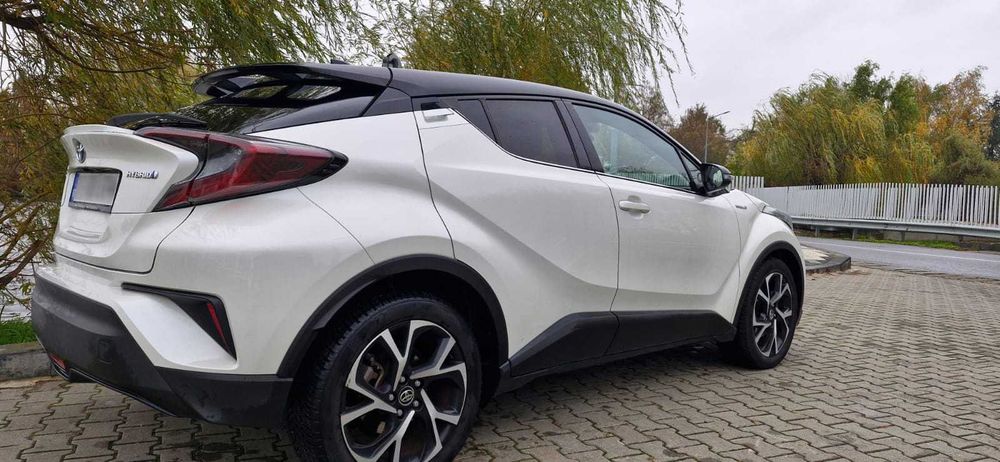 Toyota C-HR Hybrid 1.8 benzina