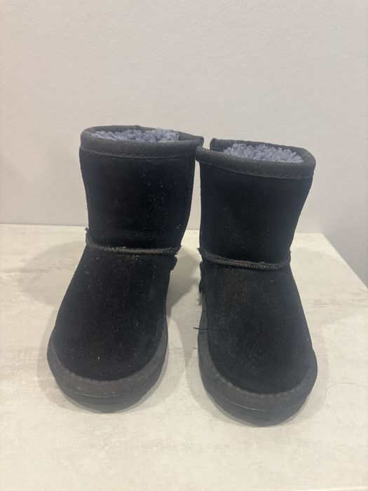 Угги детские, теплые, в отличном состоянии.