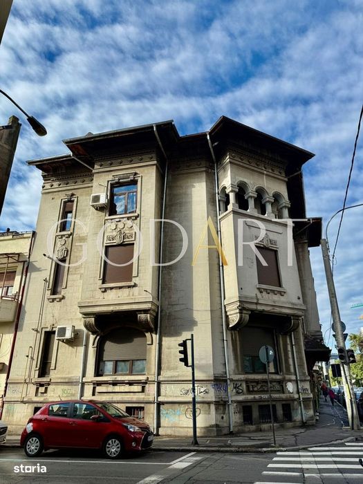 Apartament in vila | Ultracentral | 2 intrări | Garaj 30 mp | Renovat