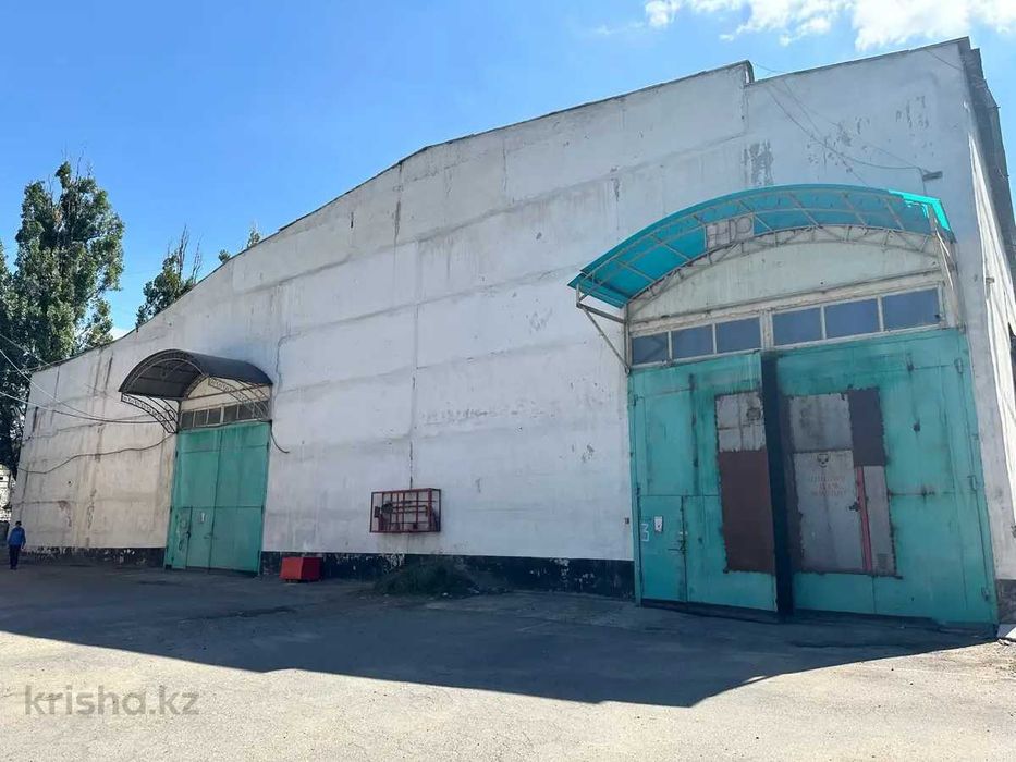Сдается в аренду склады на территории промышленной базы в черте города