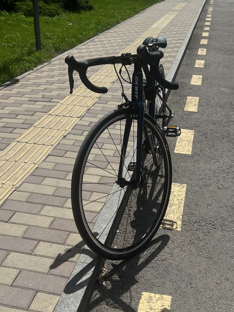 Шоссейник Giant CONTEND 0