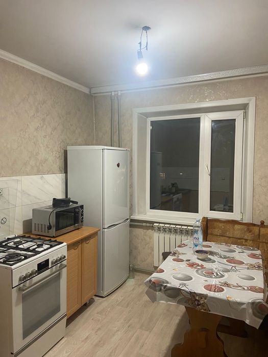 3 ком. кв  Жумабаева  25, район фитнес Арена