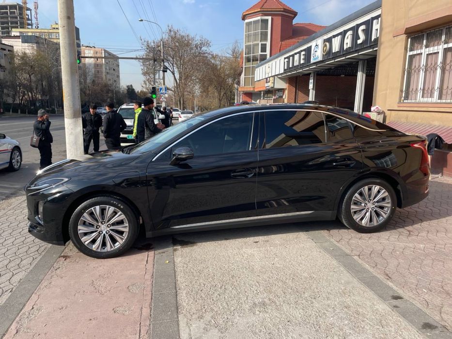 Hongqi eqm-500 рестайлинг 2024