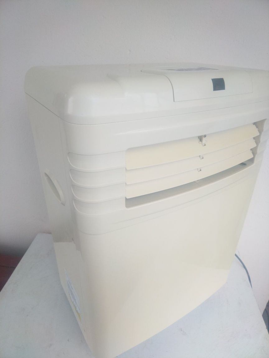 Мобилен климатик KLIMATISEUR 9000Btu
9000BTU
Интегриран таймер / нощен