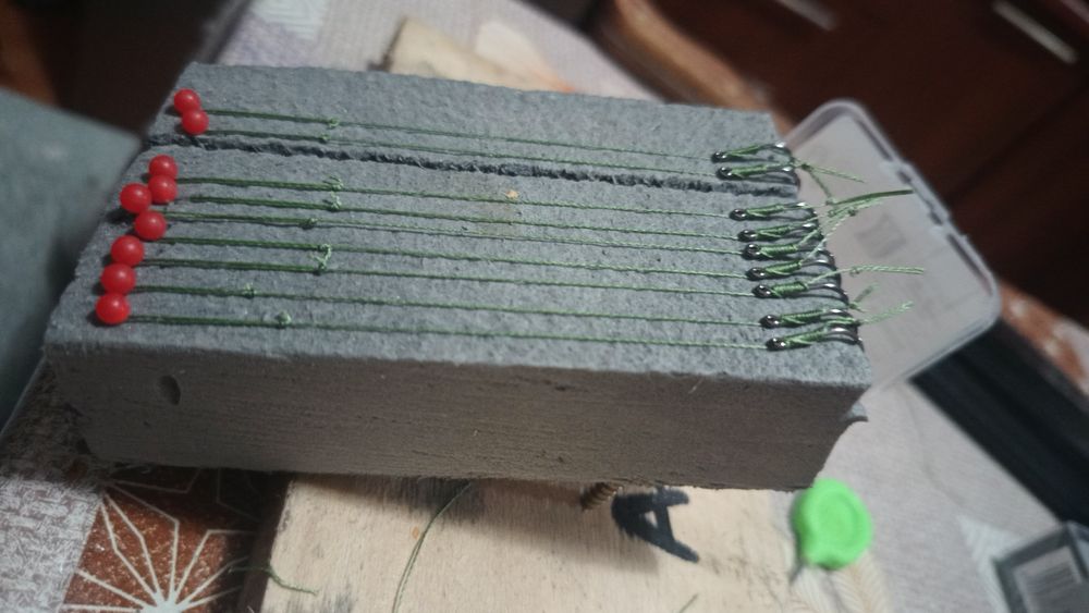 Set cârlige pescuit legate de vanzare