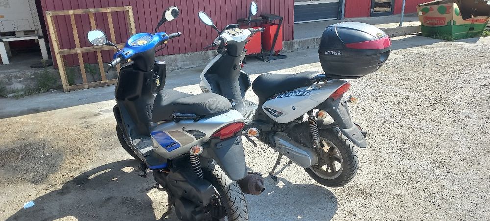 Vind scuter pe benzina recent aduse din Germania