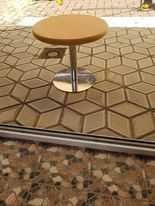 masa birou , tv,  rotunda , cafea , sifoniere ,jaluzele