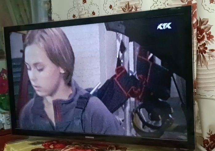 Телевизор самсунг Samsung 32 дюйма экран