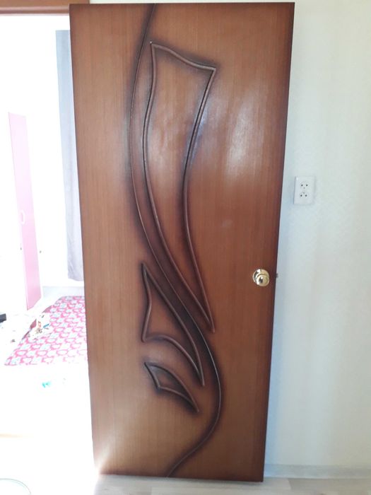 Продам 4 межкомнатные двери