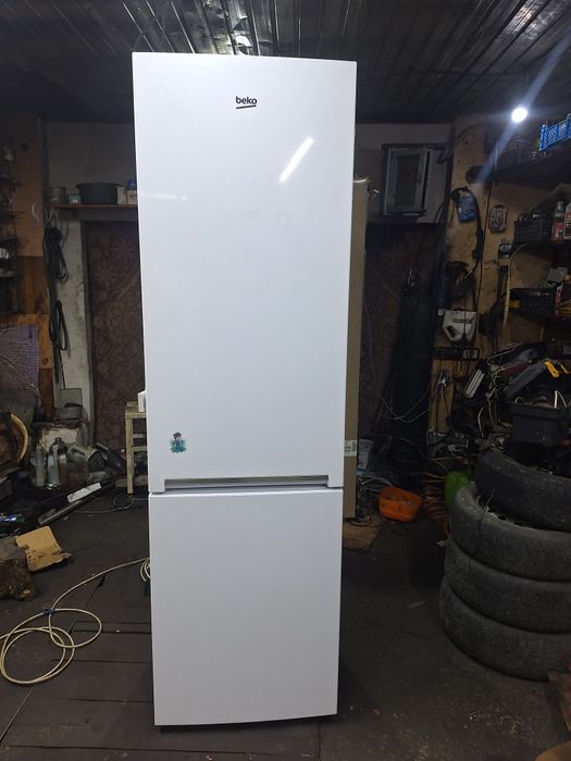 Холодильник рабочий