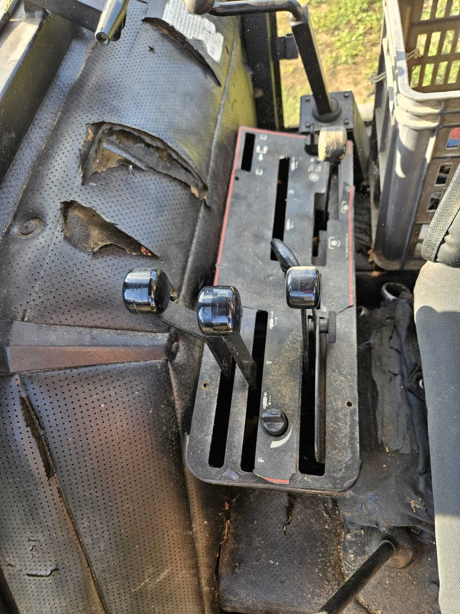Tractor 4x4 Case 1394 cu încărcător frontal