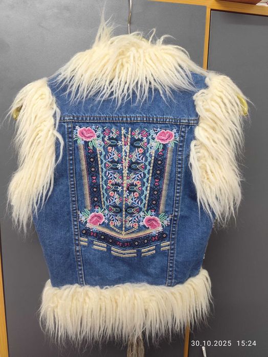 Дамски елек DESIGUEL