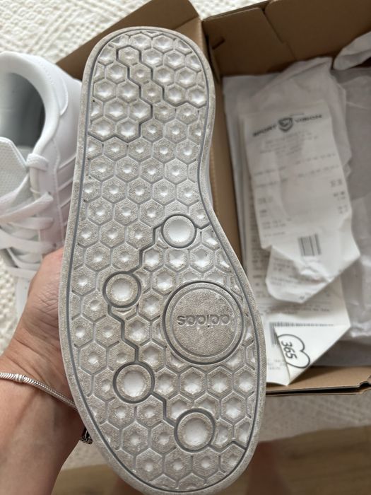 Vand pantofi sport Adidas nou alb