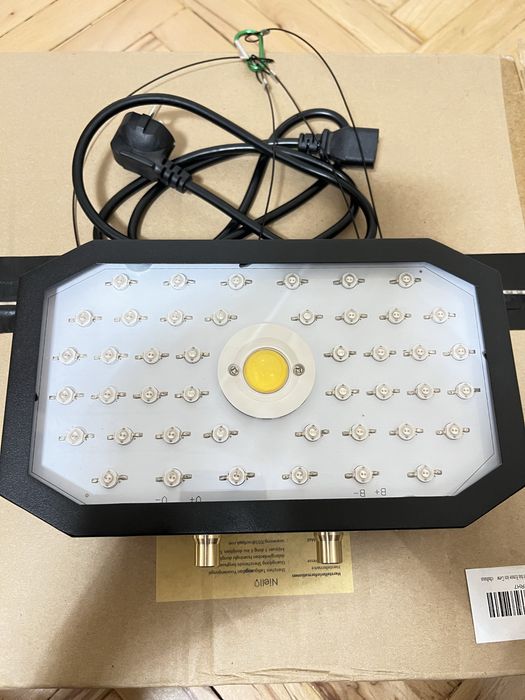 Niello LED Фито лампа за бърз разтеж на растения НОВИ! growing light