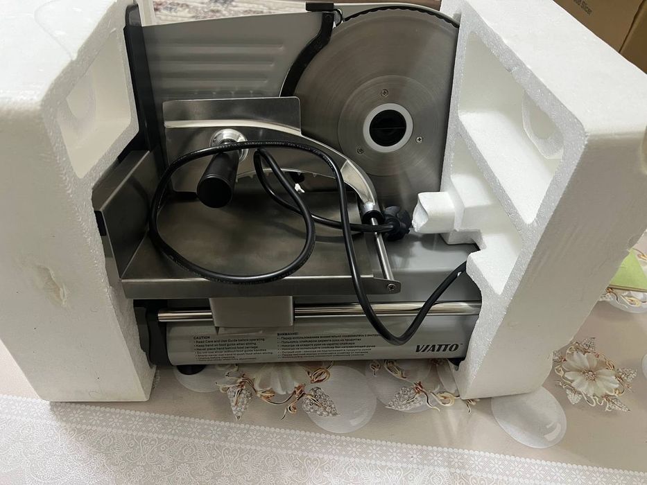 Электрический слайсер VIATTO VA-MS2218