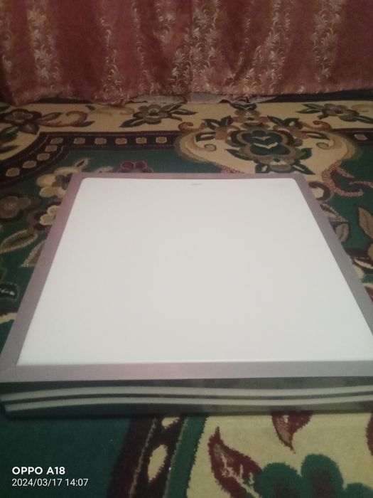 Продам Светильник люминесцентныйOpple