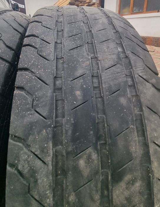 235 65 16C Continental ContiVanContact 100