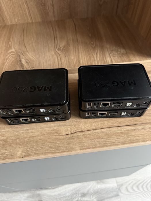 Продавам Iptv box mag 250