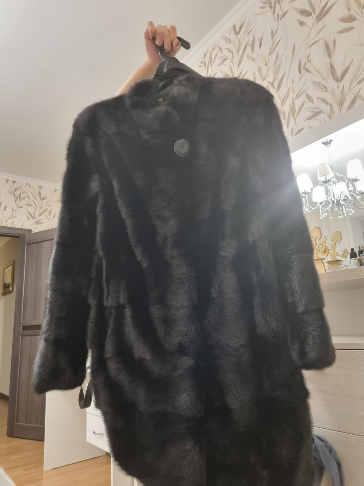 Продам норковую шубу