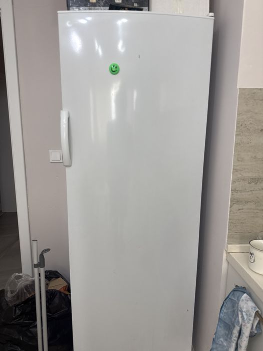 Продам морозильник