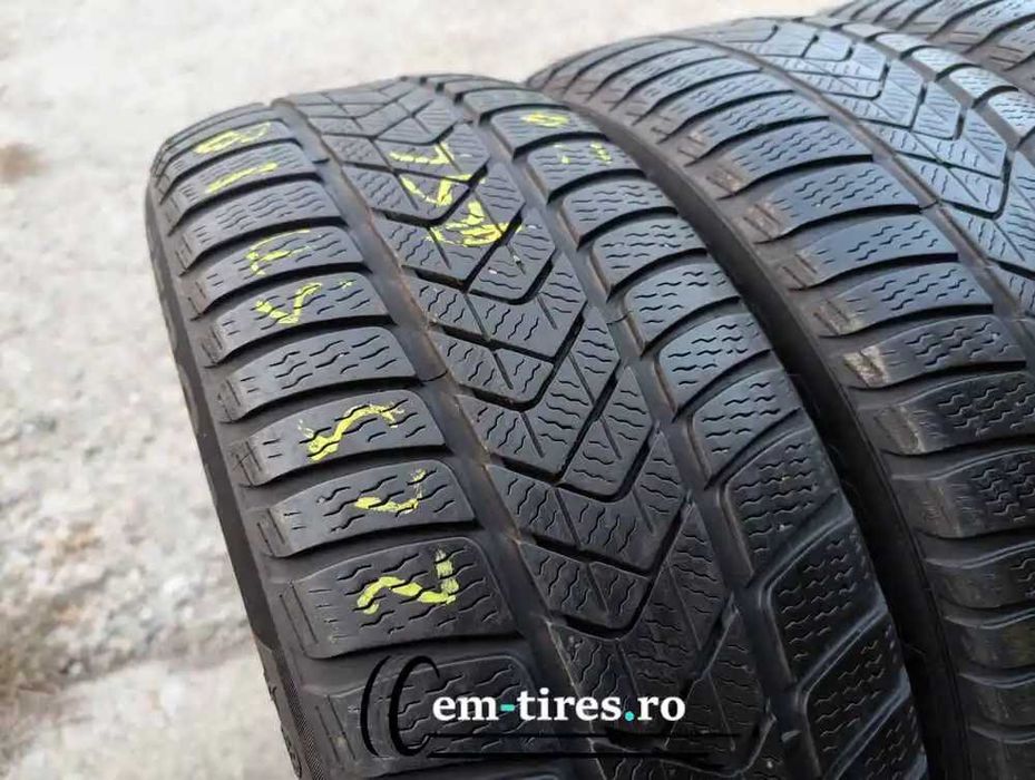 SET 4 Anvelope Iarna 225/50 R18 PIRELLI Sottozero 3 95H - Runflat