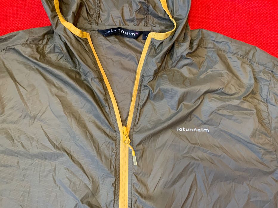 Totunheim-оригинална ветровка 50-52л