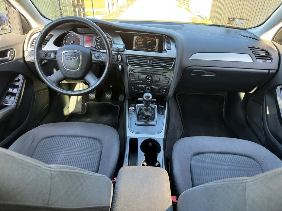 Vând Audi A4 B8 2009