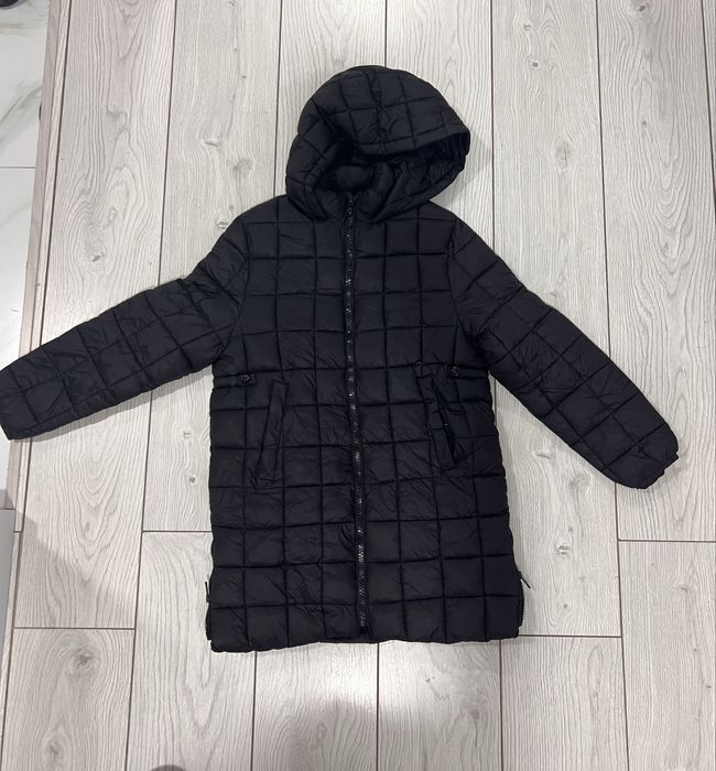 Продается куртка от zara отличного качества в черном цвете