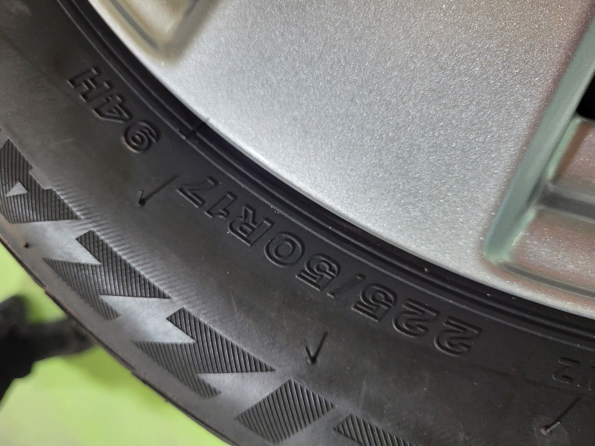 4 бр зимни 225/50/17 Bridgestone