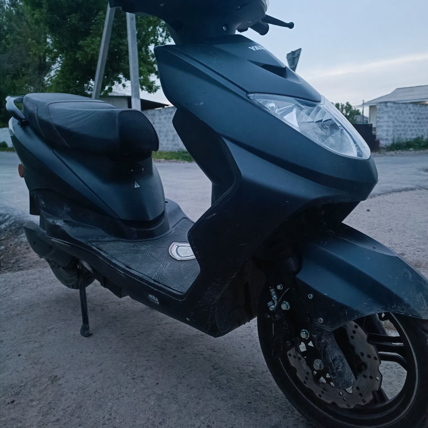 Продам скутер в хорошем состоянии акумляторы новые.