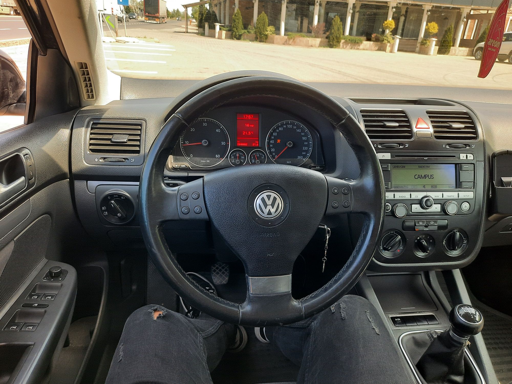 Vând vw Jetta 1.9 tdi