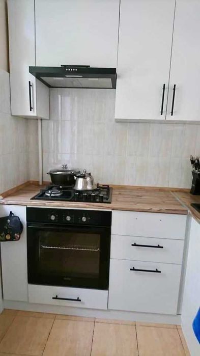 Продается 2х ком высокопотолочка 60кв ул.Навои ТЮЗ