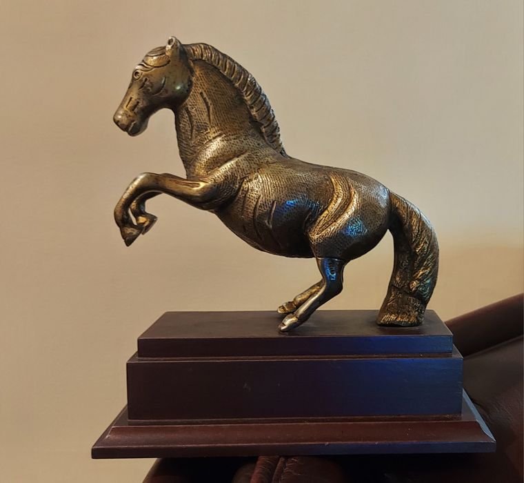 Бронзова статуетка - кон
